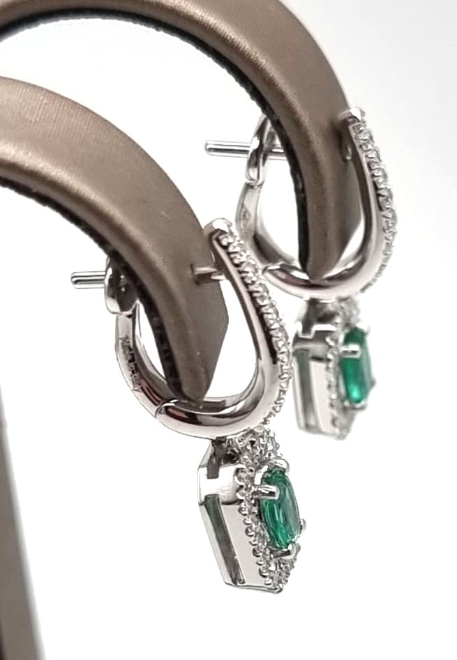 Orecchini pendenti Davite & Delucchi con Diamanti e Smeraldi da Donna - immagine 3