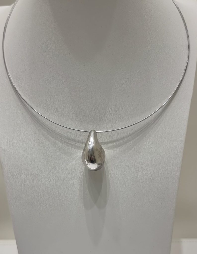 Gioielleria De Santis GIROCOLLO RIGIDO LISCIO DROP – LARGE