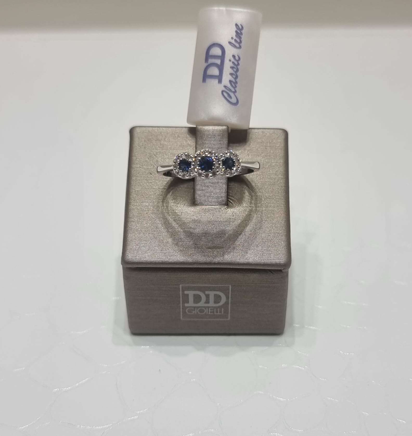 Gioielleria De Santis DAVITE & DELUCCHI Trilogy Diamanti Kt. 0,17 e Zaffiri Kt. 0,19