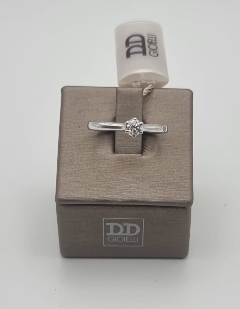 Gioielleria De Santis DAVITE & DELUCCHI Solitario in oro bianco 18Kt. con Diamante Kt. 0,23