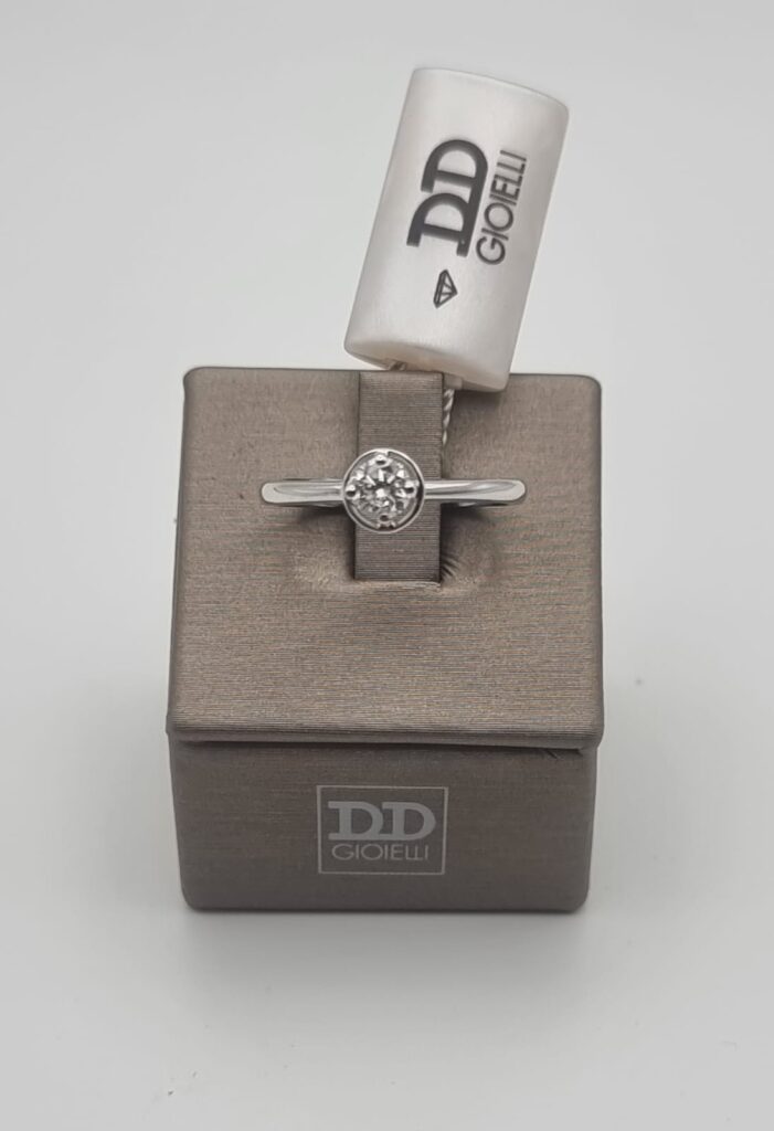 Gioielleria De Santis DAVITE & DELUCCHI Solitario in oro bianco 18Kt. con Diamante Kt. 0,30