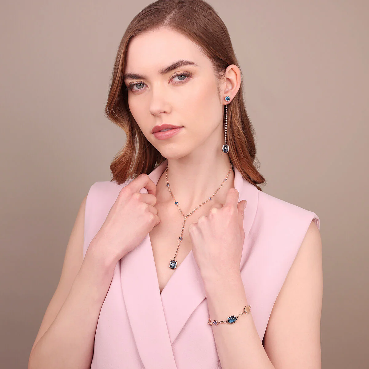 BRONZALLURE Collana a Cravatta con Prisma Gem Tonde e a Baguette - immagine 4