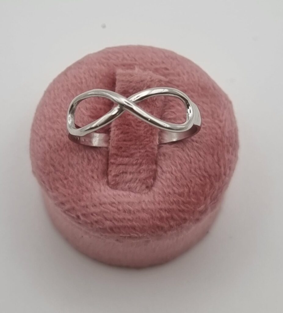 Gioielleria De Santis Anello da donna in oro bianco 750 con infinito