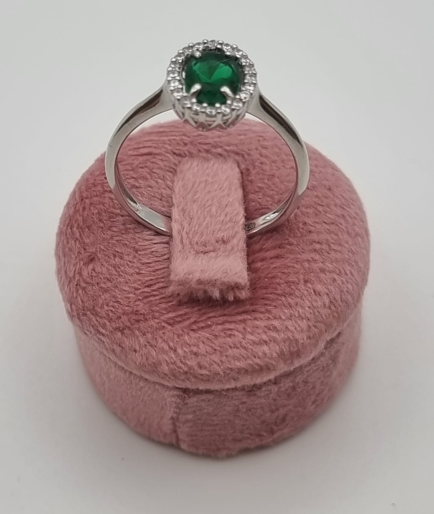 Anello da donna in oro bianco con zirconi VERDE - immagine 2